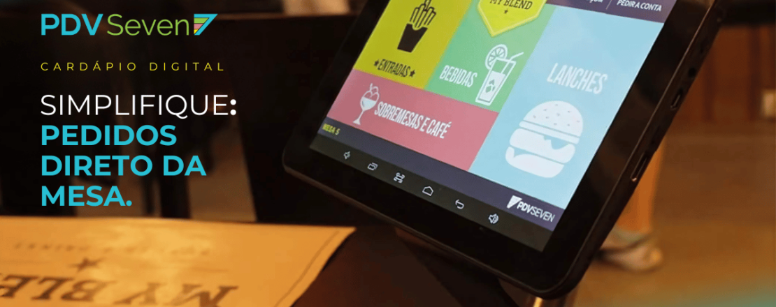 Tablet com cardápio digital de um restaurante mostrando opções de pedidos da mesa